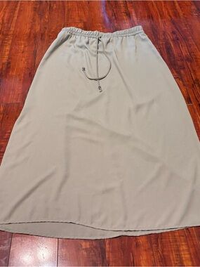 Faded Glory Light Sage Elastic Waist Midi Skirt